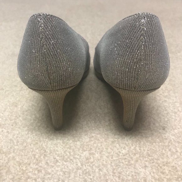 Katie and Kelly Doreen Gold Fabric Peep Toes - Picture 5 of 8